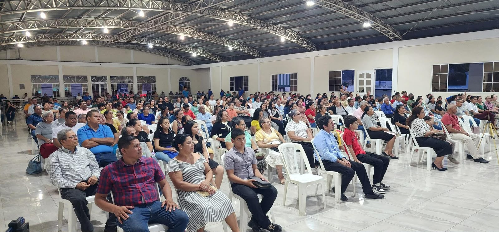 Congregación de CRECE Lirio de los Valles